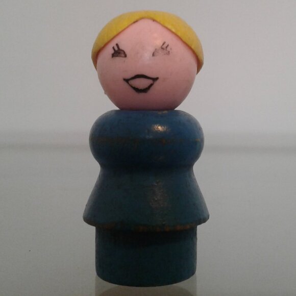 Fisher Price Little People Blond Woman - Picture 1 of 2